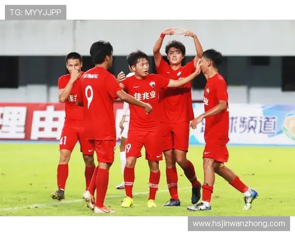 重庆篮球队在冠军赛中的默契配合展现团队精神与战术执行力 重庆篮球队在冠军赛中的默契配合展现团队精神与战术执行力